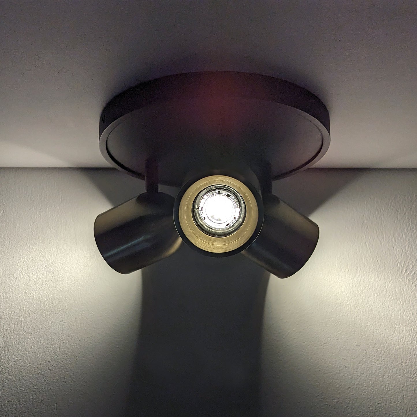 3 Light Spotlight