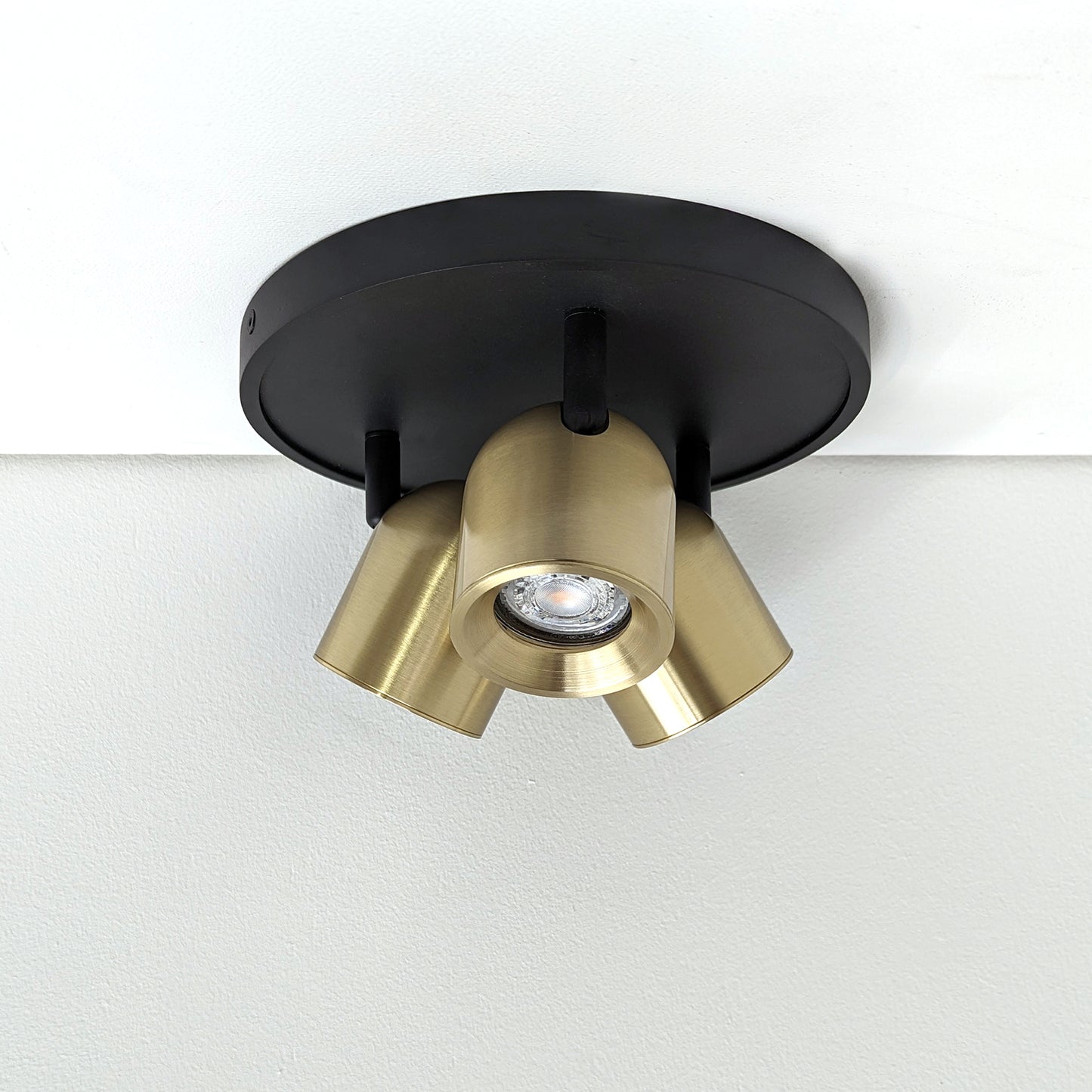 3 Light Spotlight