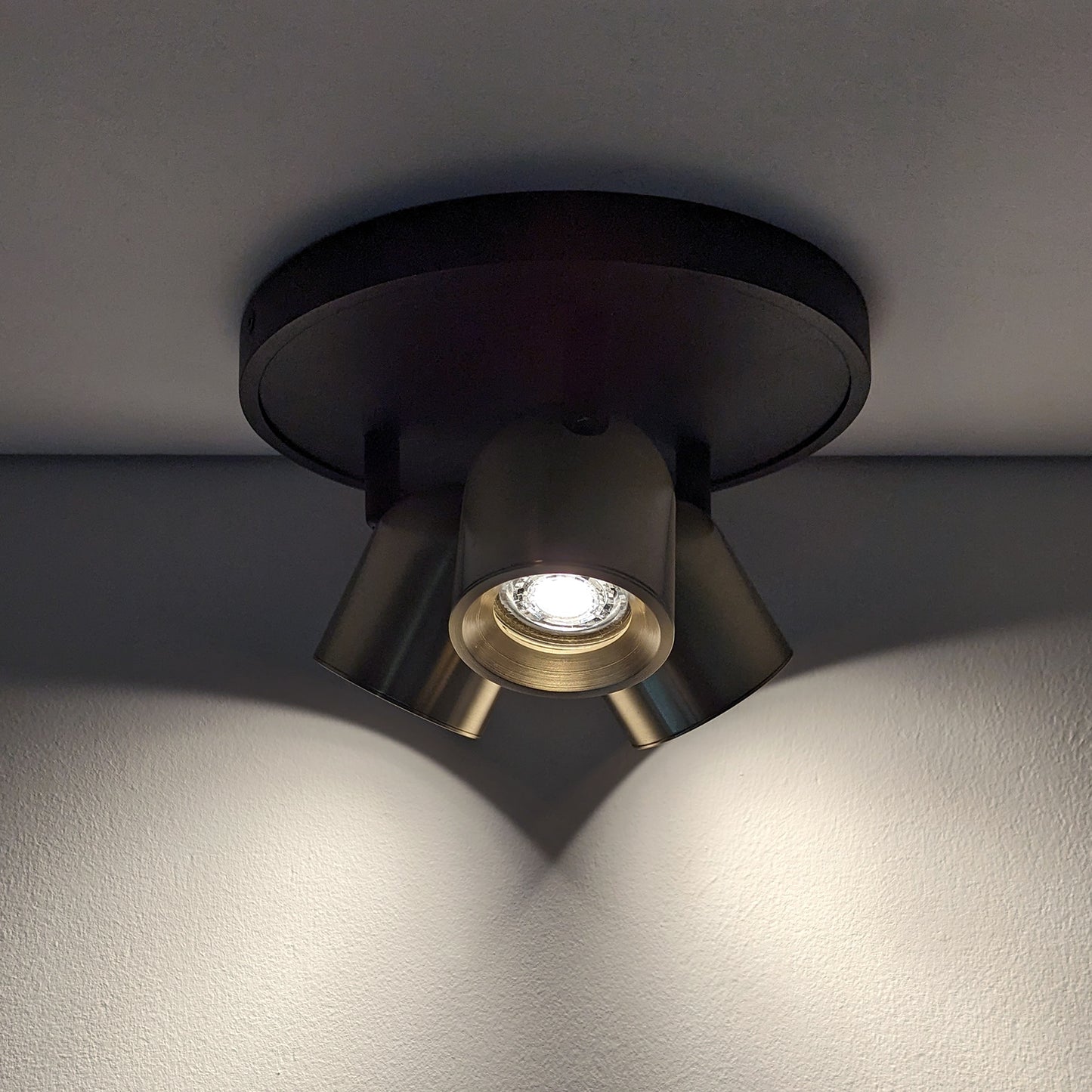3 Light Spotlight