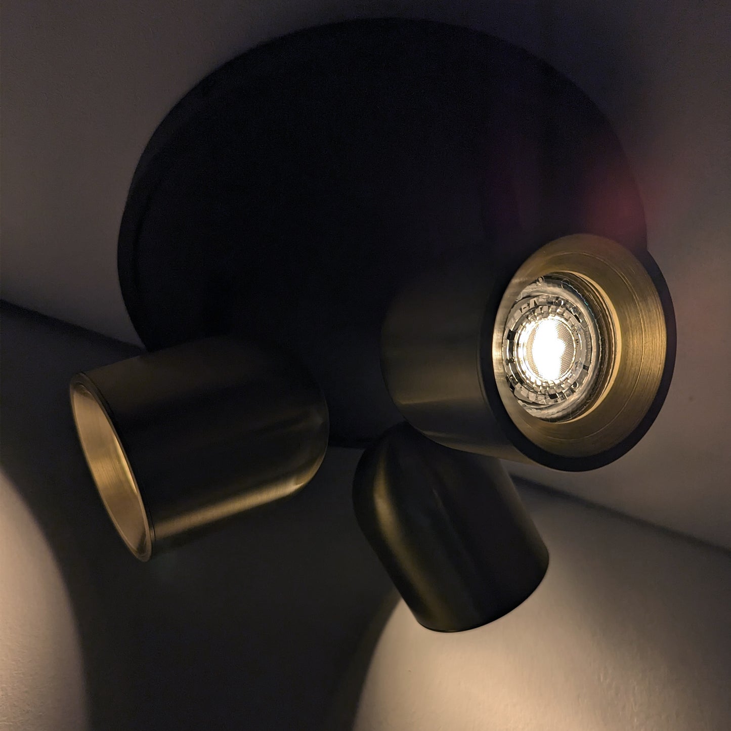 3 Light Spotlight