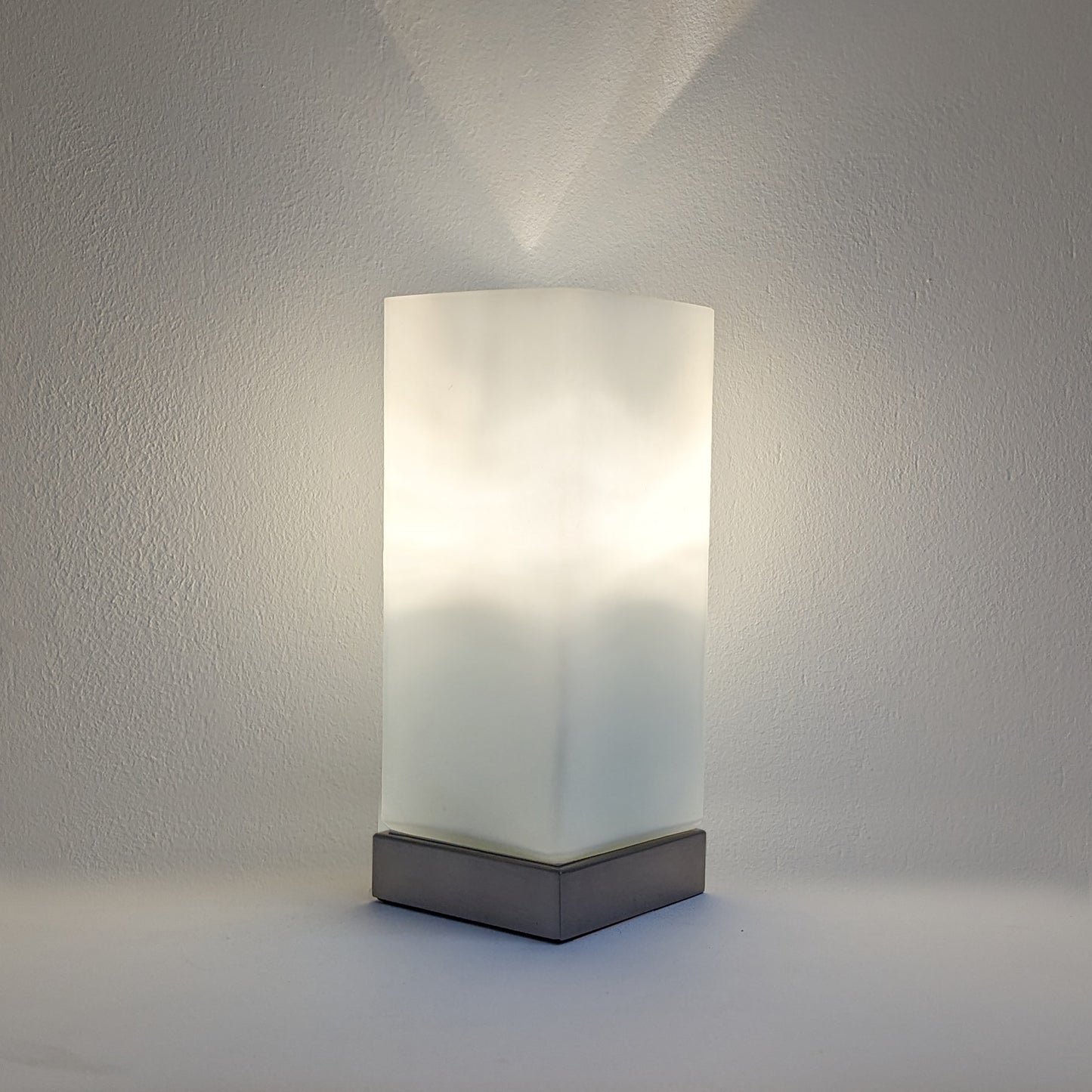 Cuboid table lamp